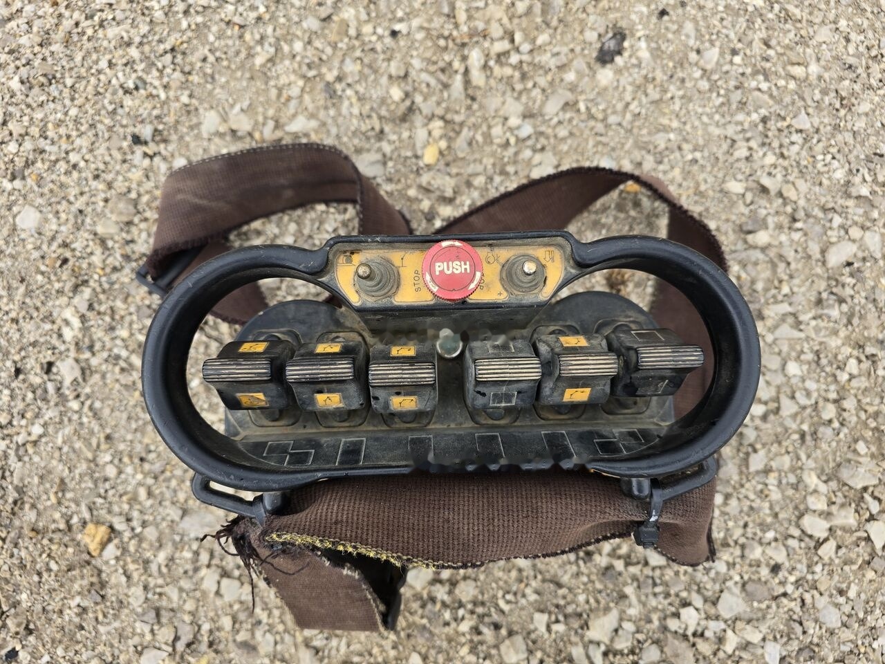 Mercedes-Benz Axor 1833 - Самосвал, Автоманипулятор: фото 5 Mercedes-Benz Axor 1833 - Самосвал, Автоманипулятор: фото 5