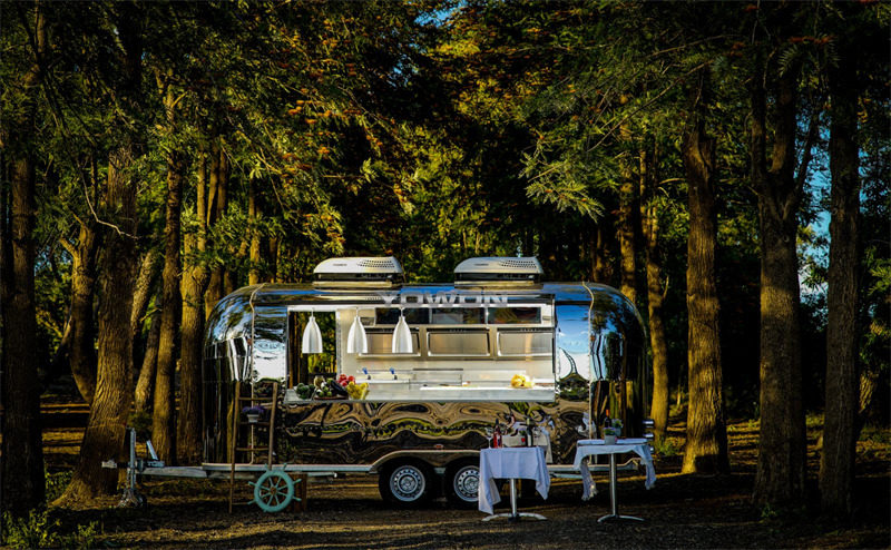 Yowon commercial food vending trailer Airstream type food truck - Торговый прицеп: фото 2 Yowon commercial food vending trailer Airstream type food truck - Торговый прицеп: фото 2