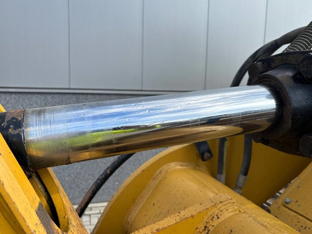 Гусеничный погрузчик CAT 953 D: фото 22 Гусеничный погрузчик CAT 953 D: фото 22