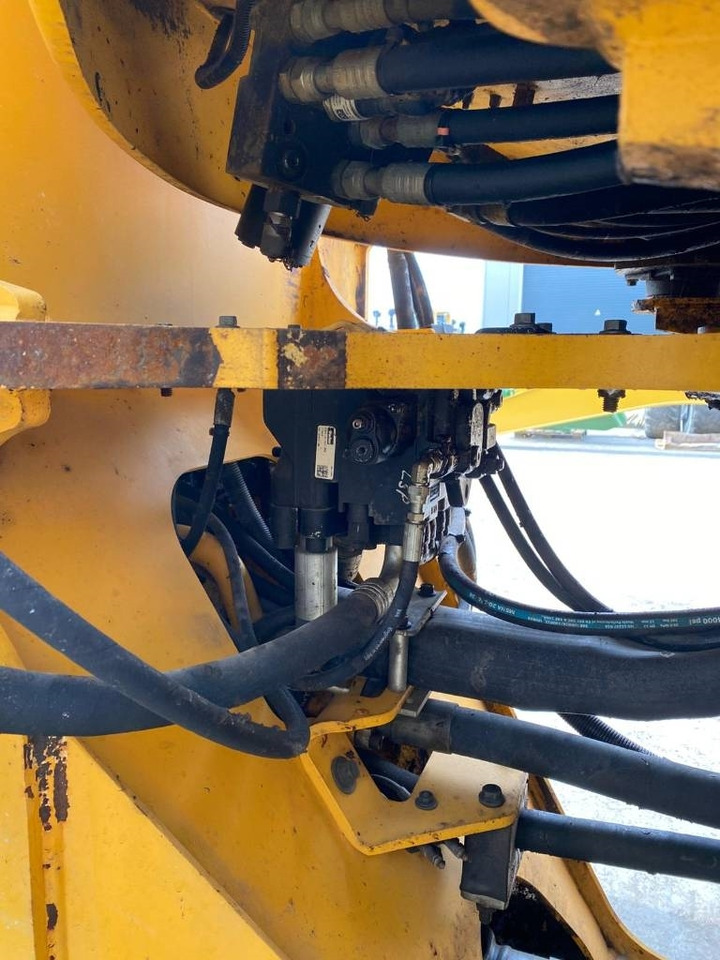 Колёсный погрузчик Volvo L 90 G: фото 33