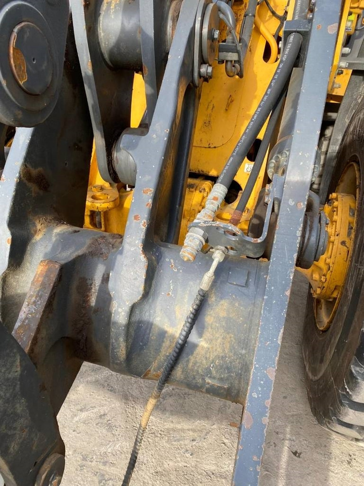 Колёсный погрузчик Volvo L 90 G: фото 28