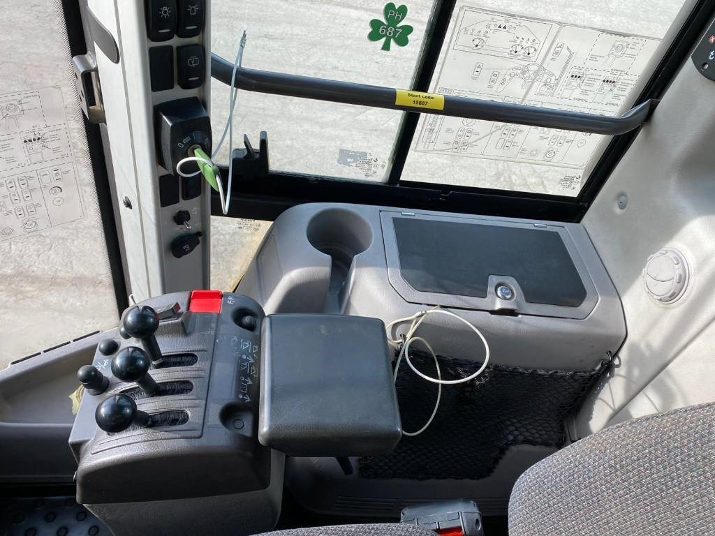 Колёсный погрузчик Volvo L 90 G: фото 13