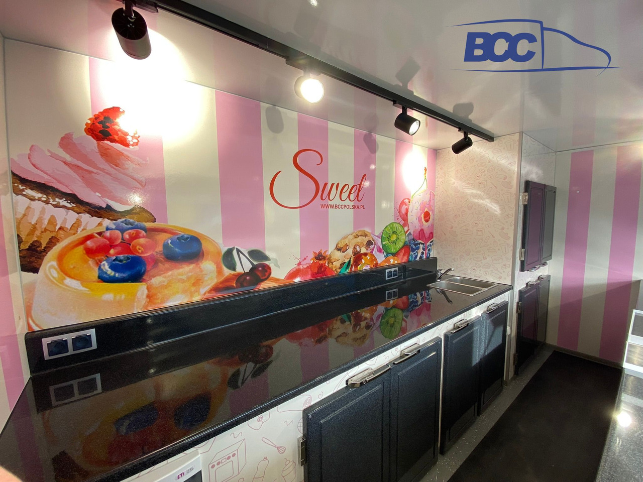 BCC POLSKA - FOOD TRUCK - MOBILNA LODZIARNIA, PEUGEOT BOXER - Торговый грузовик: фото 4 BCC POLSKA - FOOD TRUCK - MOBILNA LODZIARNIA, PEUGEOT BOXER - Торговый грузовик: фото 4