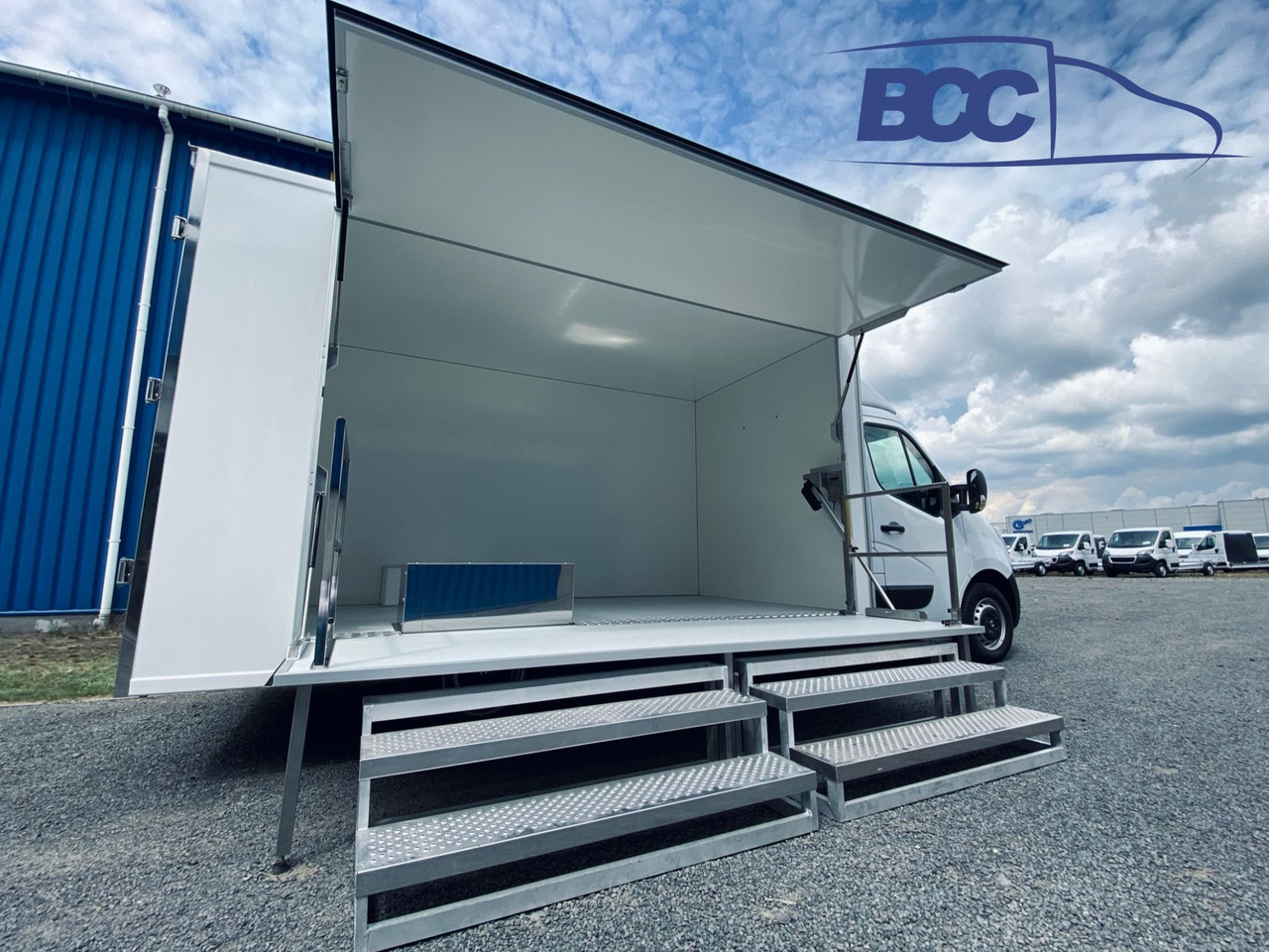 BCC POLSKA - MOBILNE CENTRUM SZKOLENIOWE, EXPO TRUCK, MOBILNE BIURO, SAMOCHÓD EKSPOZYCYJNY, PEUGEOT BOXER - Торговый грузовик: фото 2 BCC POLSKA - MOBILNE CENTRUM SZKOLENIOWE, EXPO TRUCK, MOBILNE BIURO, SAMOCHÓD EKSPOZYCYJNY, PEUGEOT BOXER - Торговый грузовик: фото 2