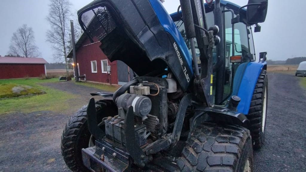 New Holland TL90 trima kuormaaja, sähköinen suunnanvaihtaja - Трактор: фото 3 New Holland TL90 trima kuormaaja, sähköinen suunnanvaihtaja - Трактор: фото 3