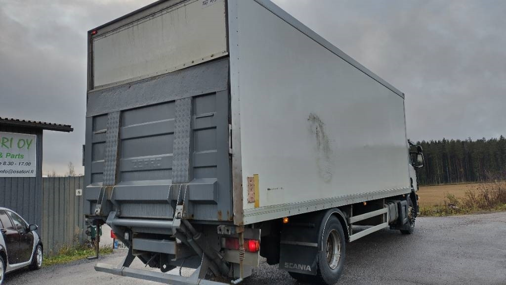 Грузовик с закрытым кузовом Scania P94 kokosivuaukeva kori+pl-nostin: фото 6 Грузовик с закрытым кузовом Scania P94 kokosivuaukeva kori+pl-nostin: фото 6