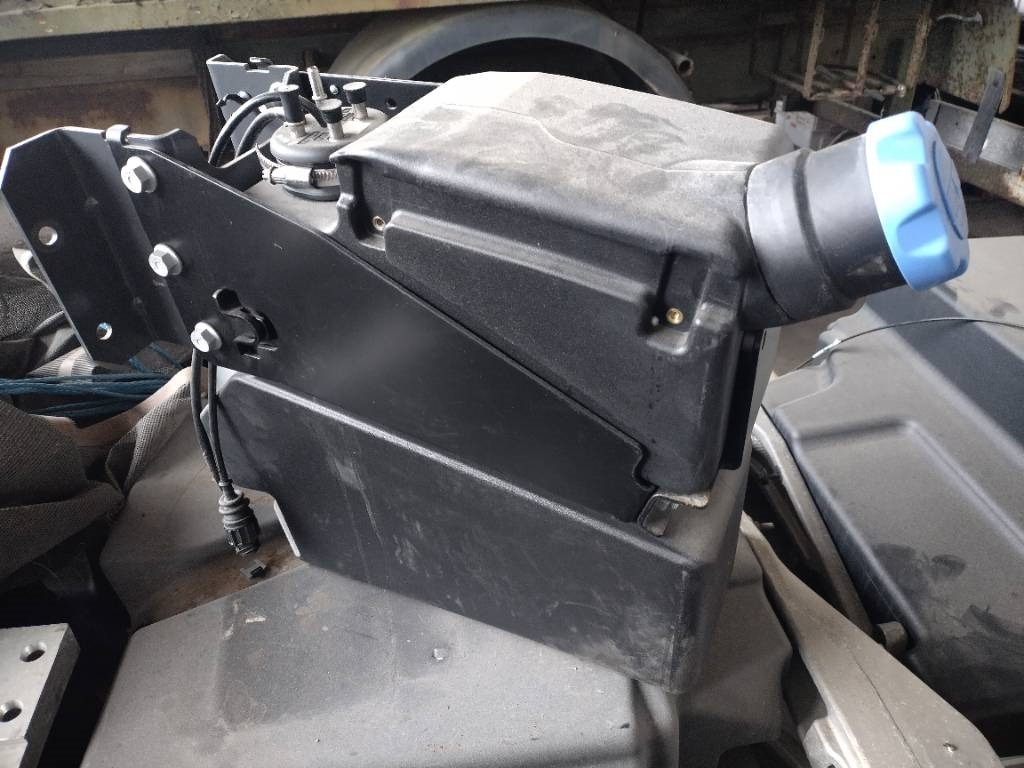 Volvo Adblue säiliö FL - Рама/ Шасси для Грузовиков: фото 1 Volvo Adblue säiliö FL - Рама/ Шасси для Грузовиков: фото 1