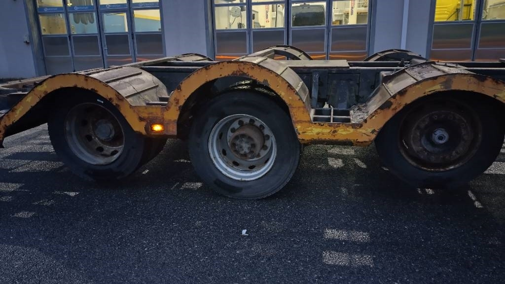 Volvo F16 8x2 metsäkone ritilä, rautajouset,hydr.perä - Лесовоз: фото 3 Volvo F16 8x2 metsäkone ritilä, rautajouset,hydr.perä - Лесовоз: фото 3