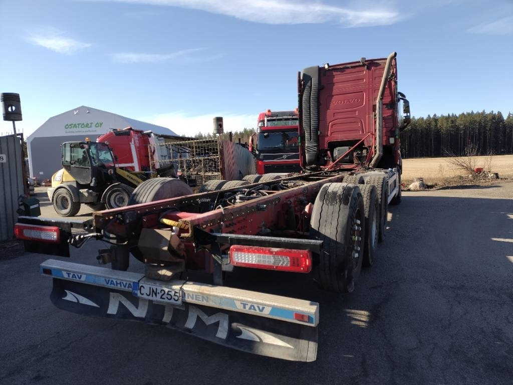 Volvo FH750 8x4 alusta - Грузовик-шасси: фото 4 Volvo FH750 8x4 alusta - Грузовик-шасси: фото 4