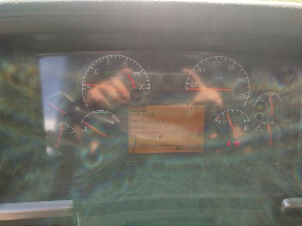 Грузовик с закрытым кузовом Volvo FM9 4x2 8,40m pitkä kylkiaukeava kori: фото 8