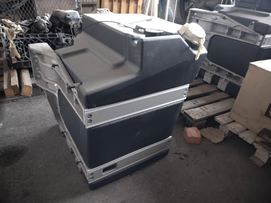 Volvo Polttoaine tankki 2+2 - Рама/ Шасси для Грузовиков: фото 1 Volvo Polttoaine tankki 2+2 - Рама/ Шасси для Грузовиков: фото 1