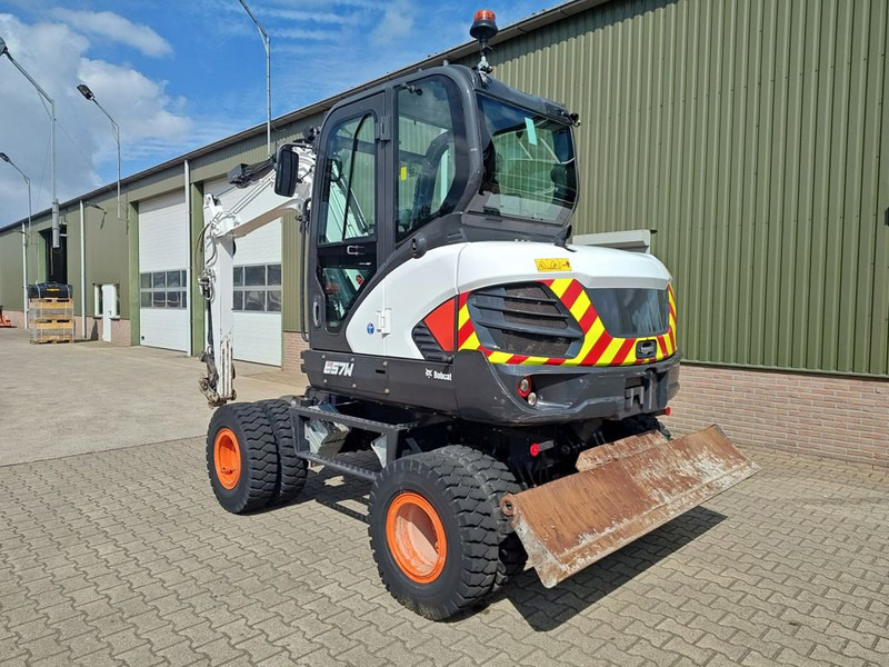 Bobcat E57W - Колёсный экскаватор: фото 2 Bobcat E57W - Колёсный экскаватор: фото 2