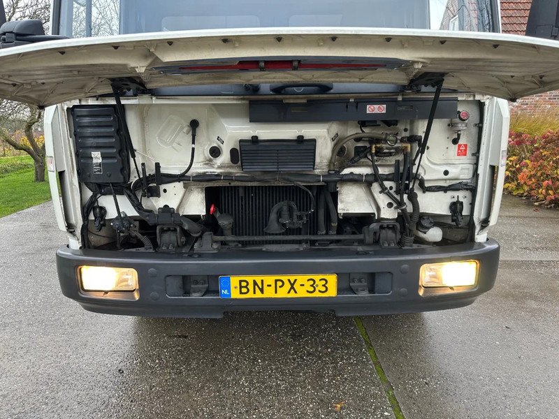 Volvo FL 612 180 / 12T / NL TRUCK / EURO3 / ANALOG / MANUAL / LEAF SPRING / BOX+LIFT / LOW KM - Грузовик с закрытым кузовом: фото 3 Volvo FL 612 180 / 12T / NL TRUCK / EURO3 / ANALOG / MANUAL / LEAF SPRING / BOX+LIFT / LOW KM - Грузовик с закрытым кузовом: фото 3