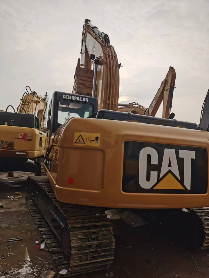 CATERPILLAR 323DL - Гусеничный экскаватор: фото 2 CATERPILLAR 323DL - Гусеничный экскаватор: фото 2