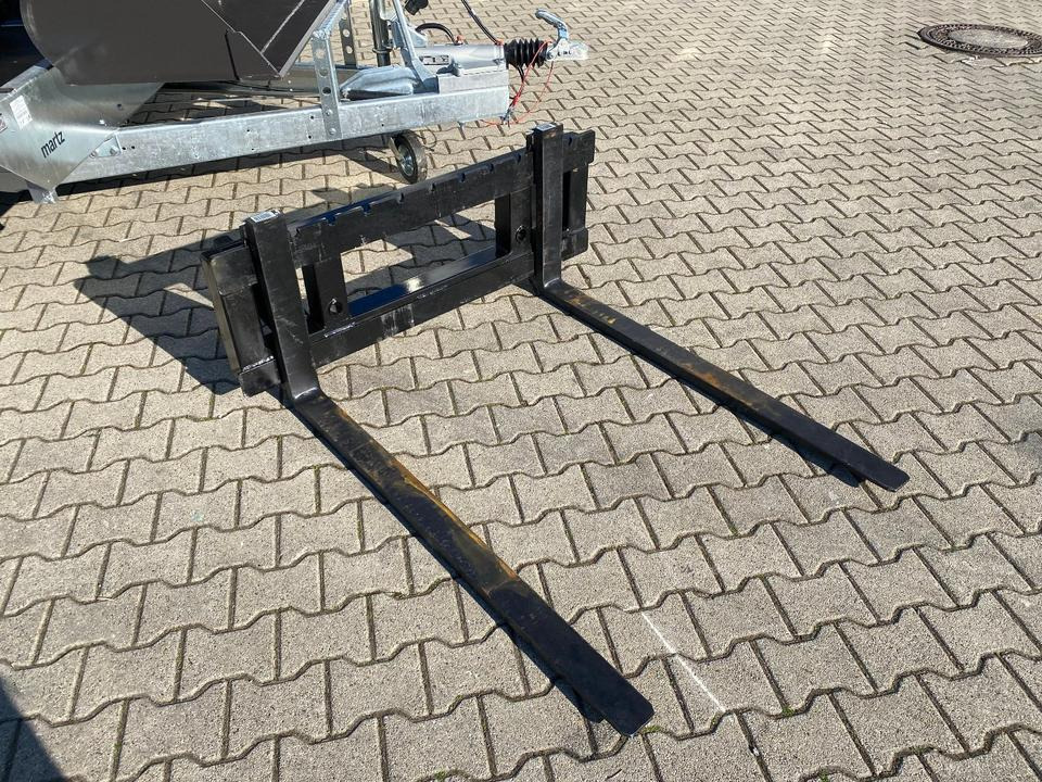 Radlader/Hoflader BK810 inkl. Tieflader und Gabel/Schaufelpaket *INKL.19% MWST*BERGER KRAUS* KUBOTA*EURO*CE* - Компактный фронтальный погрузчик: фото 2 Radlader/Hoflader BK810 inkl. Tieflader und Gabel/Schaufelpaket *INKL.19% MWST*BERGER KRAUS* KUBOTA*EURO*CE* - Компактный фронтальный погрузчик: фото 2