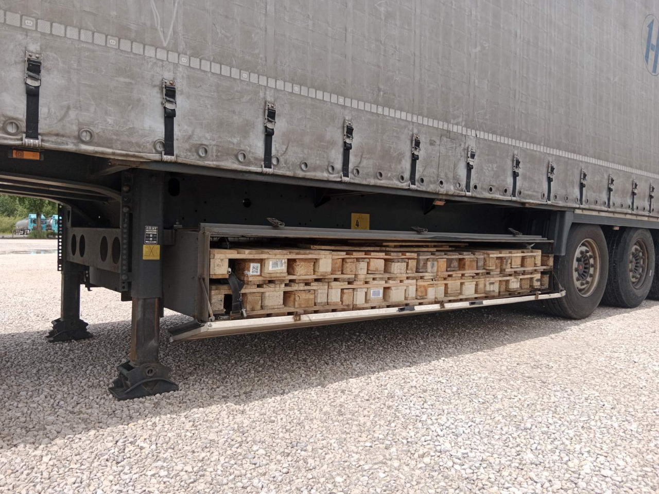 KRONE - Тентованный полуприцеп: фото 4 KRONE - Тентованный полуприцеп: фото 4