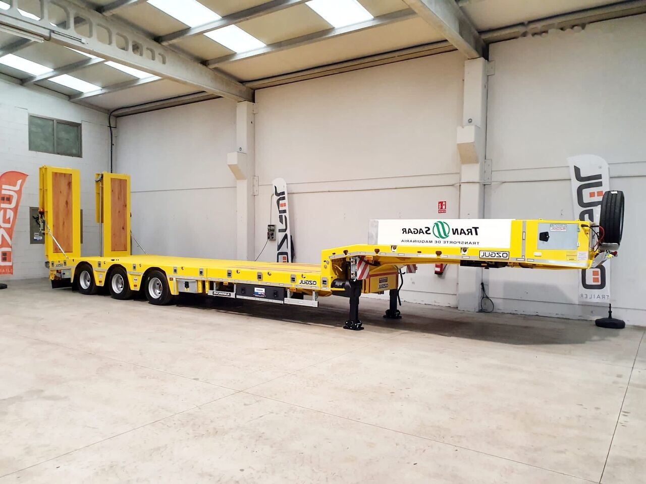 Özgül 3 AXE LOWBED SEMI TRAILER - Низкорамный полуприцеп: фото 4 Özgül 3 AXE LOWBED SEMI TRAILER - Низкорамный полуприцеп: фото 4