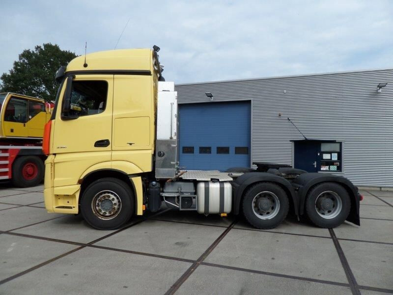 Mercedes-Benz Actros 3351 6x4 - Тягач: фото 3 Mercedes-Benz Actros 3351 6x4 - Тягач: фото 3