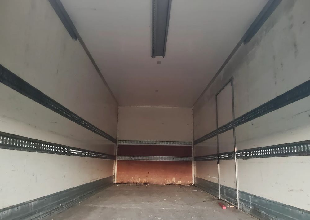 Грузовик с закрытым кузовом Mercedes-Benz Atego: фото 9