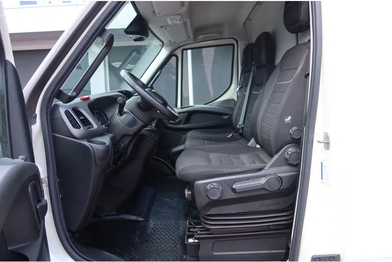 Iveco 70-C 18 Automaat L3H3 C RIJBEWIJS - Цельнометаллический фургон: фото 5 Iveco 70-C 18 Automaat L3H3 C RIJBEWIJS - Цельнометаллический фургон: фото 5