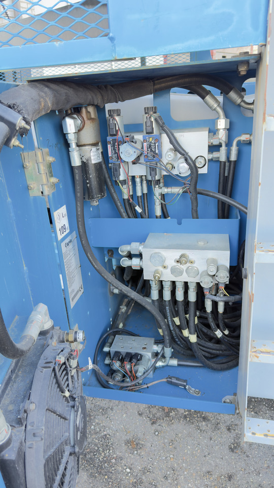 GENIE GS3390 - Телескопический подъемник: фото 4 GENIE GS3390 - Телескопический подъемник: фото 4