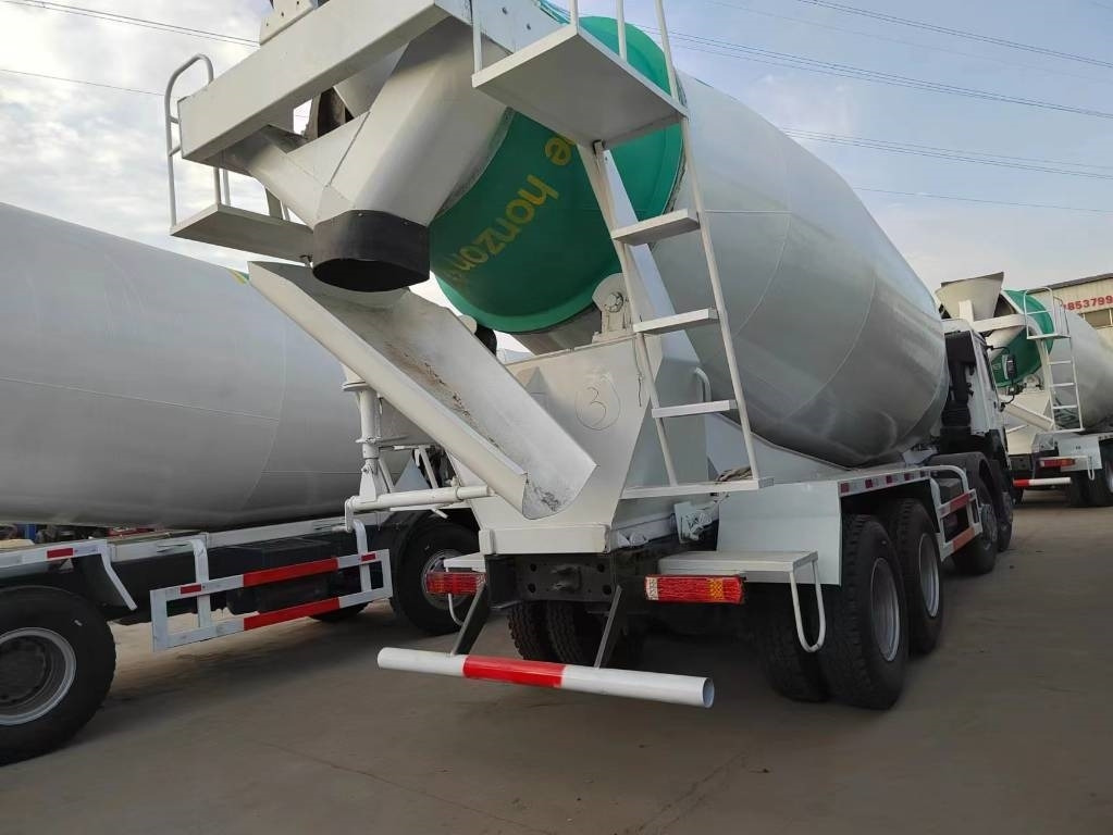 Howo 371 6X4 - Автобетоносмеситель: фото 3 Howo 371 6X4 - Автобетоносмеситель: фото 3