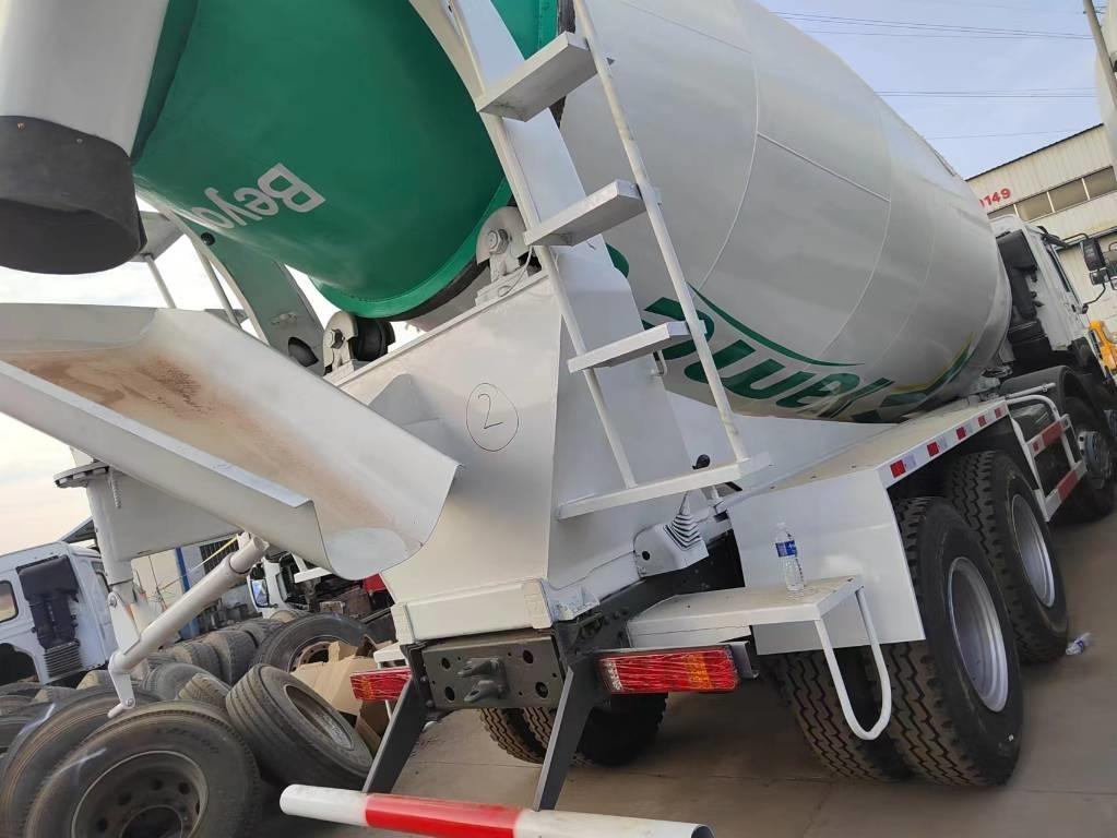 Howo 371 6X4 - Автобетоносмеситель: фото 4 Howo 371 6X4 - Автобетоносмеситель: фото 4