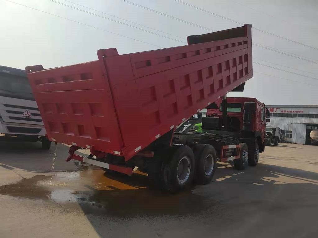 Самосвал Howo 371 8x4: фото 12