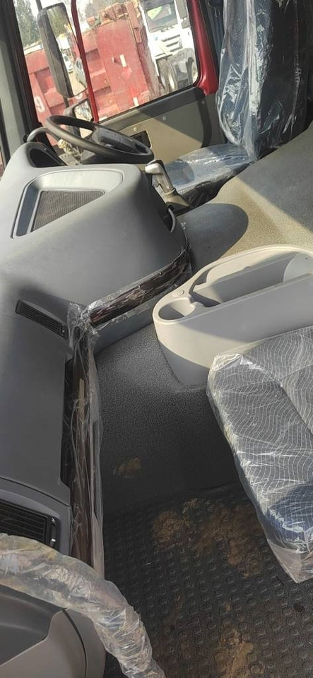 Самосвал Howo 371 8x4: фото 10