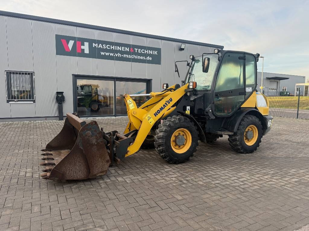 Komatsu WA 70-5 - Колёсный погрузчик: фото 1 Komatsu WA 70-5 - Колёсный погрузчик: фото 1