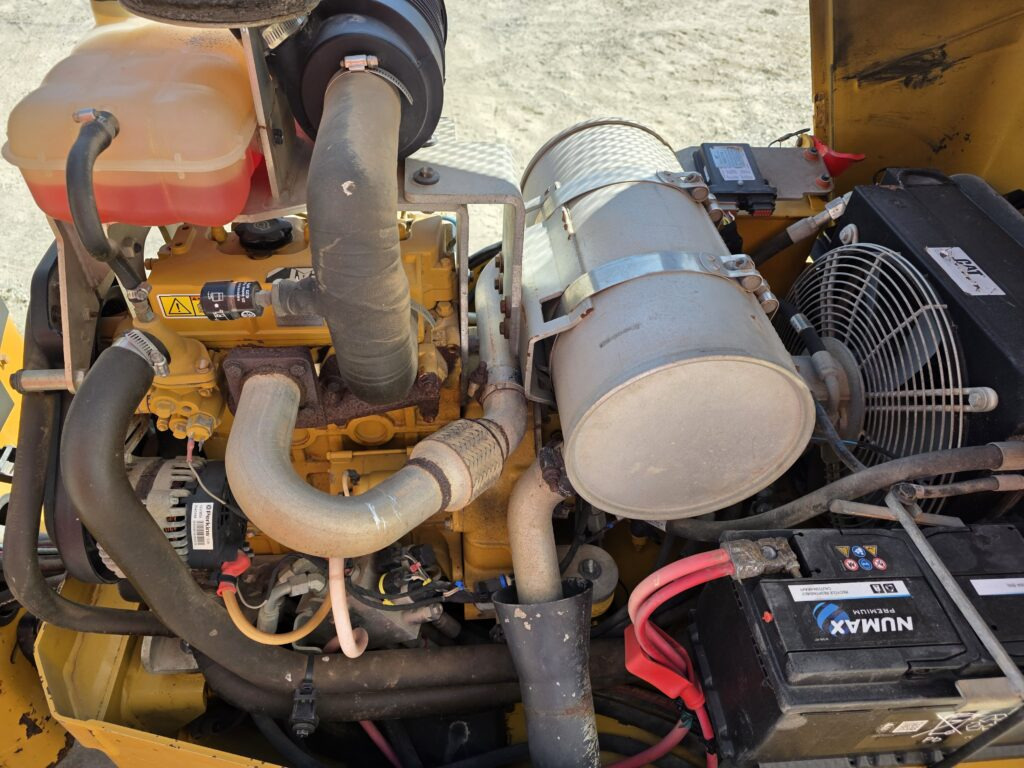 CAT CB24B - Каток: фото 5 CAT CB24B - Каток: фото 5