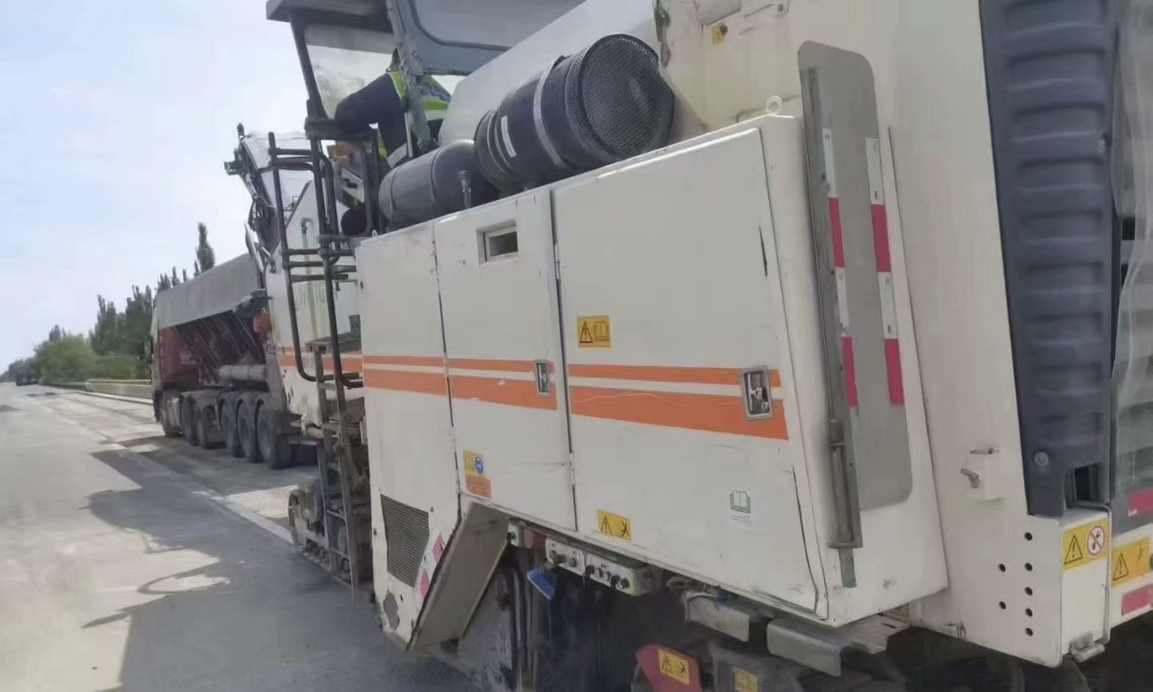 WIRTGEN W2000 miling machine - Дорожная фреза: фото 2 WIRTGEN W2000 miling machine - Дорожная фреза: фото 2