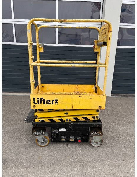 Boss 4,55m Arbeitsbühne Personenlift, BJ 2013 - Ножничный подъемник: фото 2 Boss 4,55m Arbeitsbühne Personenlift, BJ 2013 - Ножничный подъемник: фото 2