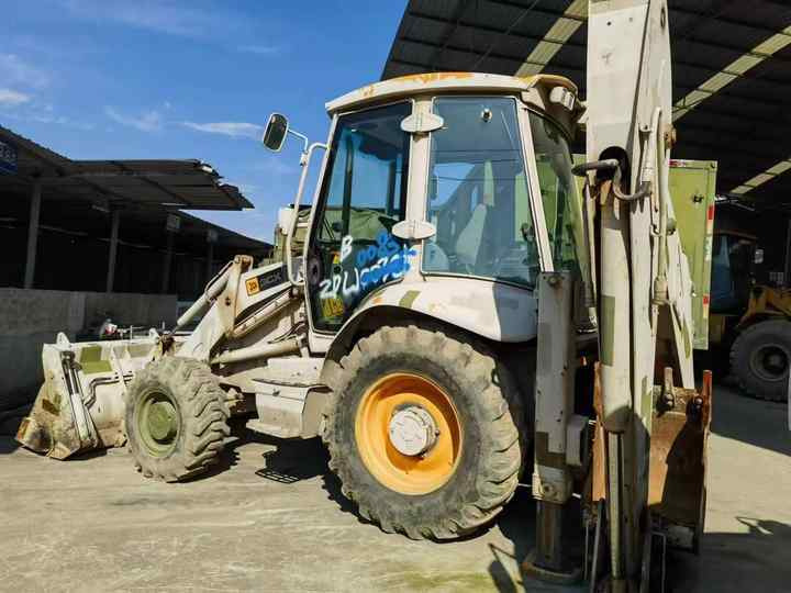 Backhoe loader JCB 3CX 4*4 tlb loader UKmade, used cheap JCB 3CX retro loader and digger - Экскаватор-погрузчик: фото 4 Backhoe loader JCB 3CX 4*4 tlb loader UKmade, used cheap JCB 3CX retro loader and digger - Экскаватор-погрузчик: фото 4