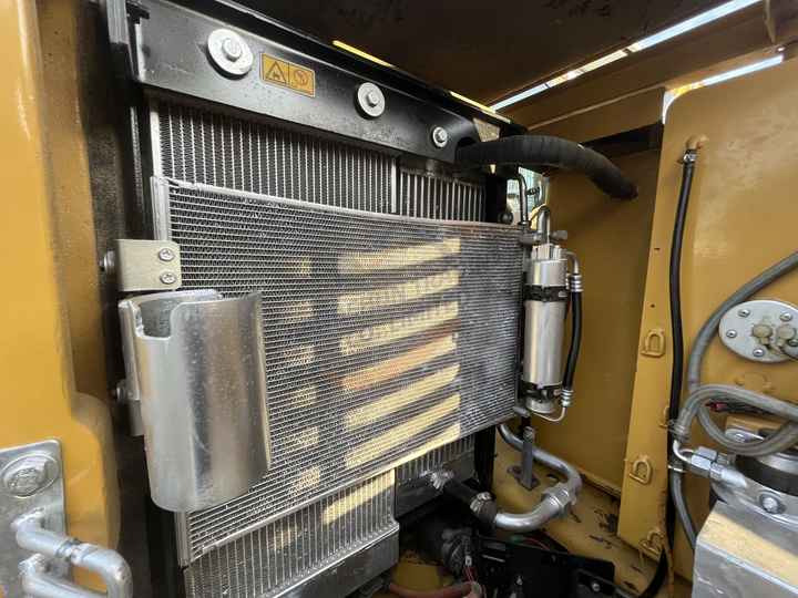 Good Price CAT 305.5E 307 308C 308D 308E 312D 315D 320C 320D Second Hand 7 Tons Used Mini Crawler Excavator For Sale - Мини-экскаватор: фото 4 Good Price CAT 305.5E 307 308C 308D 308E 312D 315D 320C 320D Second Hand 7 Tons Used Mini Crawler Excavator For Sale - Мини-экскаватор: фото 4