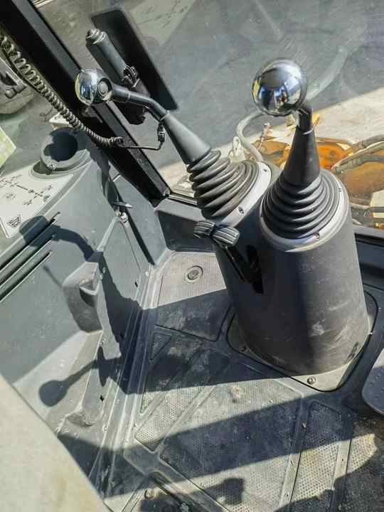 Hot sale Backhoe loader JCB 3CX 4*4 tlb loader UKmade, used cheap JCB 3CX retro loader and digger - Экскаватор-погрузчик: фото 4 Hot sale Backhoe loader JCB 3CX 4*4 tlb loader UKmade, used cheap JCB 3CX retro loader and digger - Экскаватор-погрузчик: фото 4