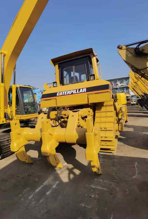 Used Bulldozers CAT D7R D8R with low price in Low Working Hour - Бульдозер: фото 4 Used Bulldozers CAT D7R D8R with low price in Low Working Hour - Бульдозер: фото 4