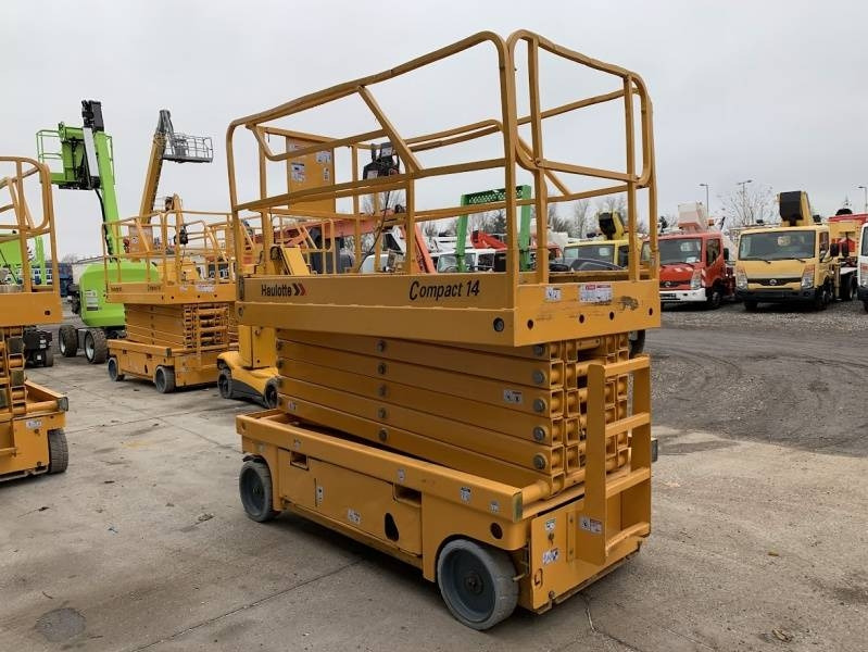 Haulotte Compact 14 - 14 m, electric - Ножничный подъемник: фото 1 Haulotte Compact 14 - 14 m, electric - Ножничный подъемник: фото 1