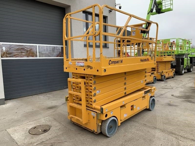 Haulotte Compact 14 - 14 m, electric - Ножничный подъемник: фото 2 Haulotte Compact 14 - 14 m, electric - Ножничный подъемник: фото 2