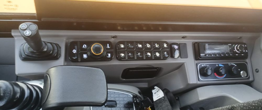 JCB 100C-2 - Гусеничный экскаватор: фото 4 JCB 100C-2 - Гусеничный экскаватор: фото 4