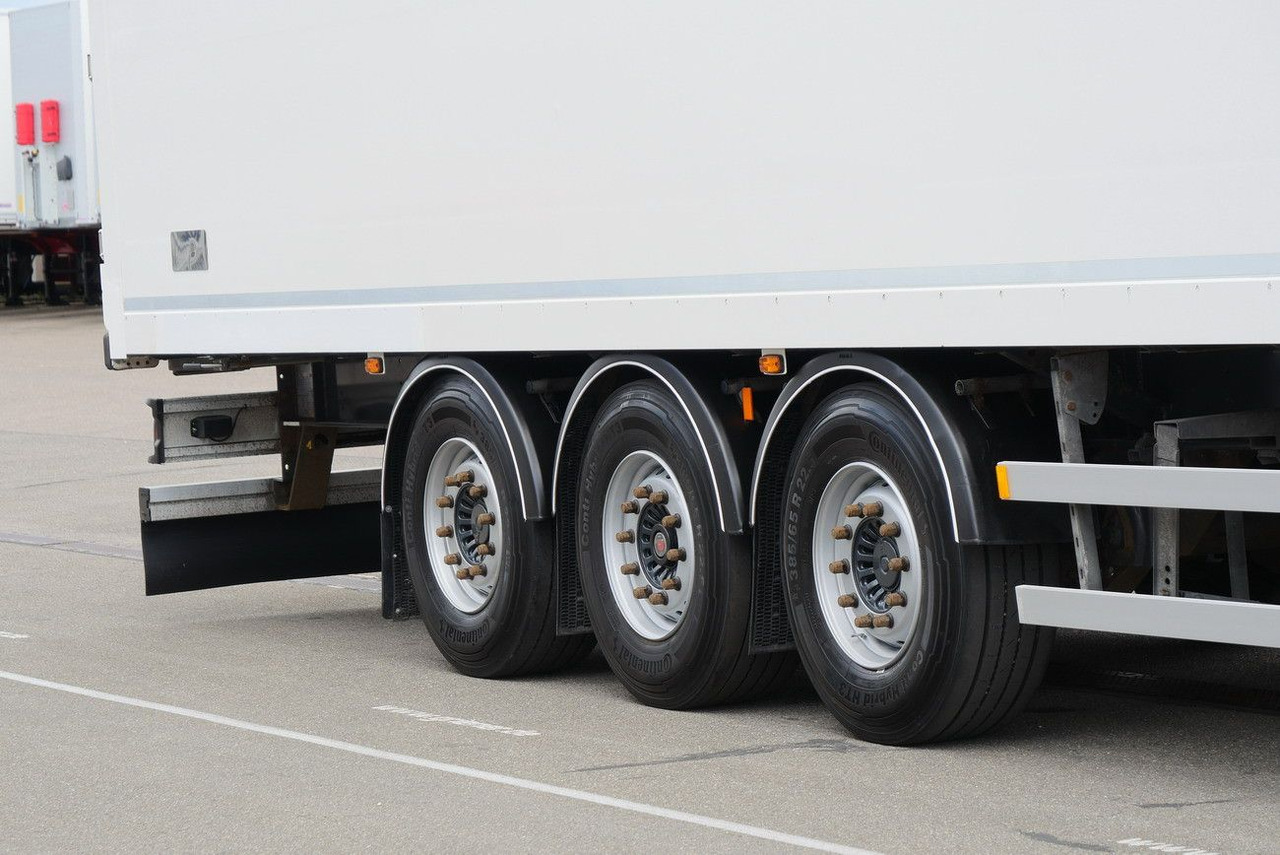 EKERI T3-A /SEITLICHE TÜREN /FALTWAND 2700 mm - Полуприцеп-фургон: фото 5 EKERI T3-A /SEITLICHE TÜREN /FALTWAND 2700 mm - Полуприцеп-фургон: фото 5