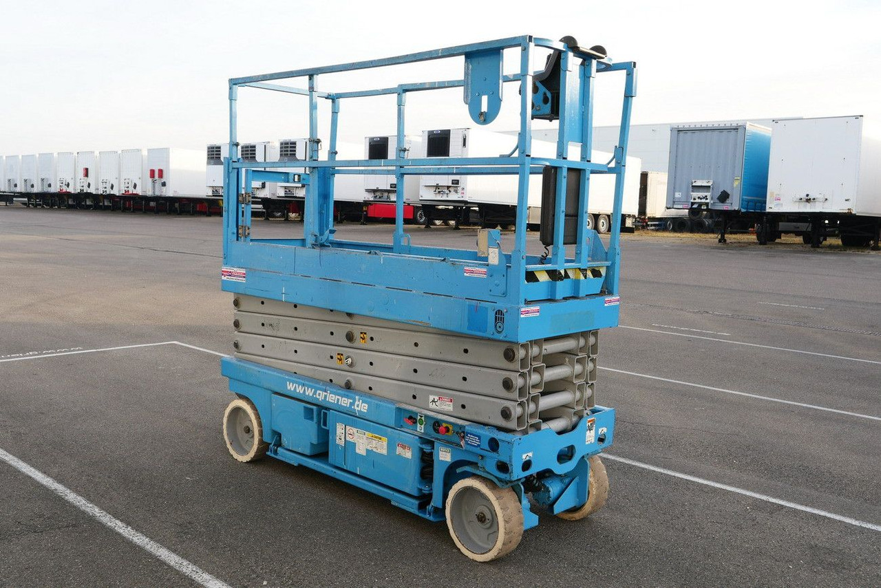 Genie SCHERENHEBEBÜHNE GENIE GS 2632 nur 542 H - Грузовик с подъемником: фото 4 Genie SCHERENHEBEBÜHNE GENIE GS 2632 nur 542 H - Грузовик с подъемником: фото 4