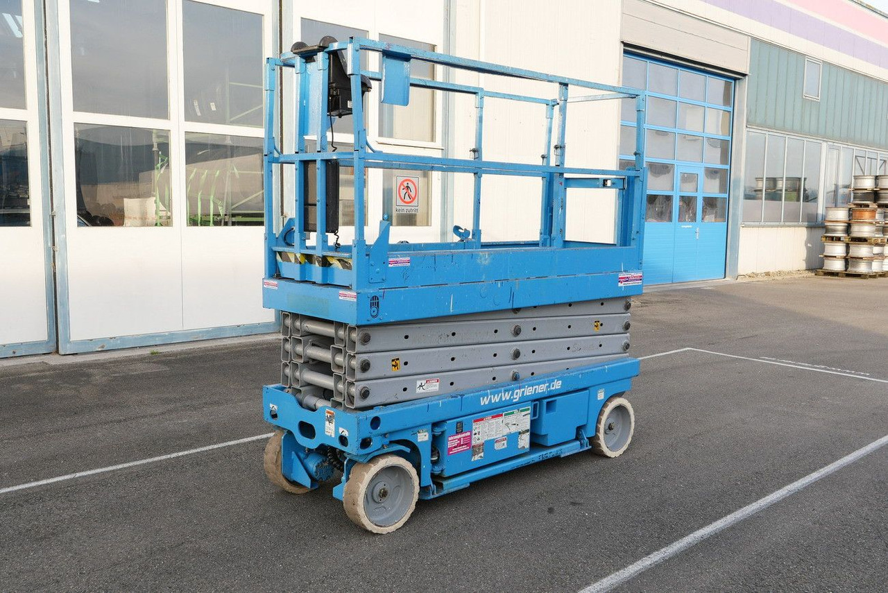 Genie SCHERENHEBEBÜHNE GENIE GS 2632 nur 542 H - Грузовик с подъемником: фото 3 Genie SCHERENHEBEBÜHNE GENIE GS 2632 nur 542 H - Грузовик с подъемником: фото 3