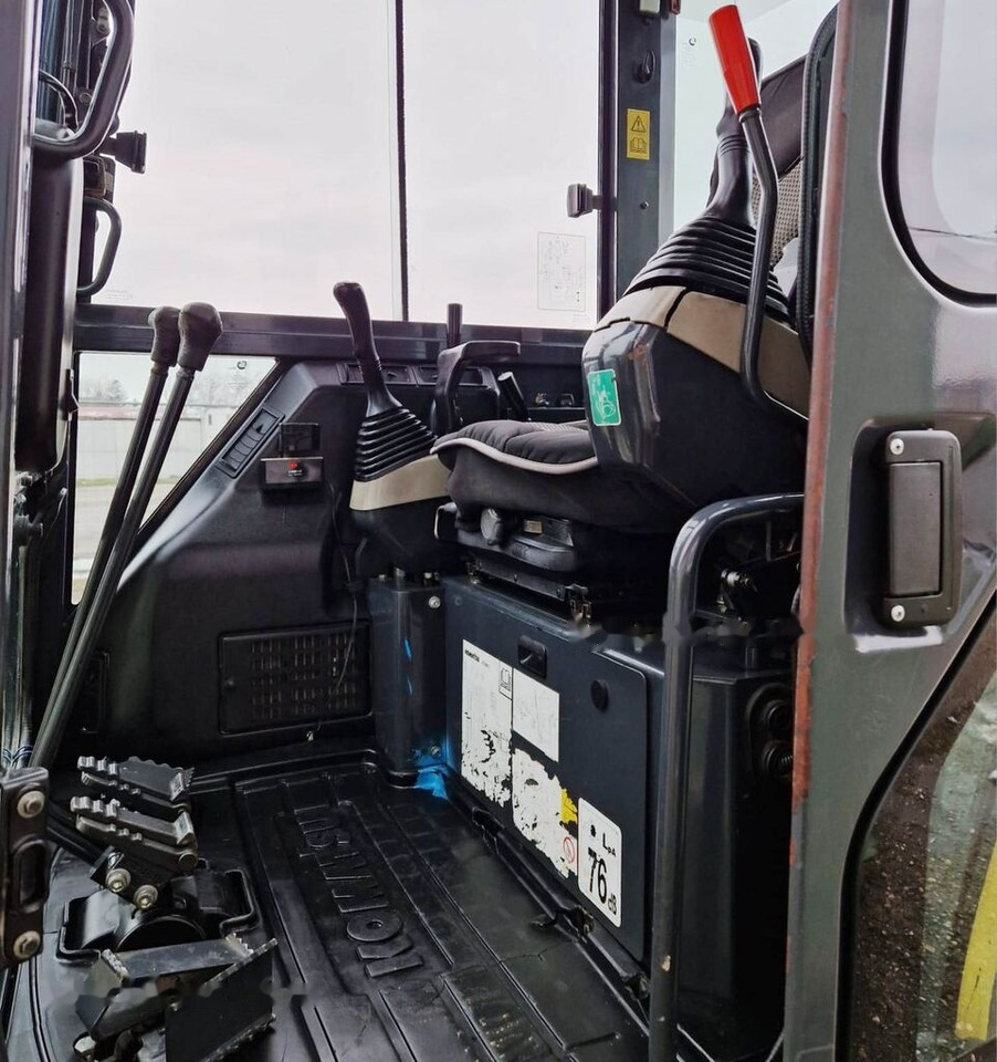 Komatsu PC50 MR-2 - Мини-экскаватор: фото 3 Komatsu PC50 MR-2 - Мини-экскаватор: фото 3