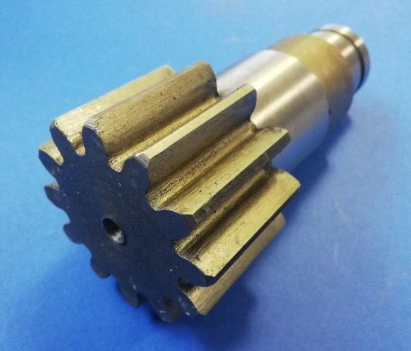 010420A Takeuchi TB014 Swing Motor Shaft - Поворотный редуктор для Строительной техники: фото 1 010420A Takeuchi TB014 Swing Motor Shaft - Поворотный редуктор для Строительной техники: фото 1