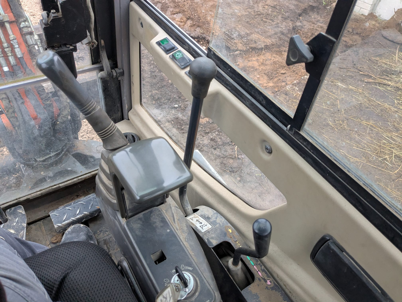 HITACHI ZX25 CLR - Мини-экскаватор: фото 5 HITACHI ZX25 CLR - Мини-экскаватор: фото 5