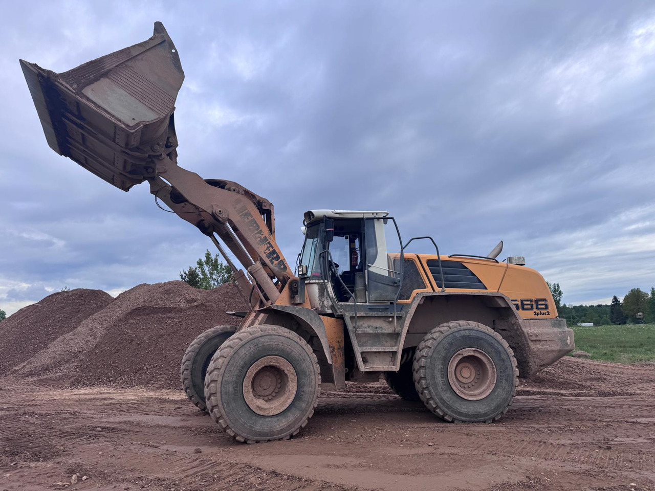 LIEBHERR L566 - Экскаватор-погрузчик: фото 2 LIEBHERR L566 - Экскаватор-погрузчик: фото 2
