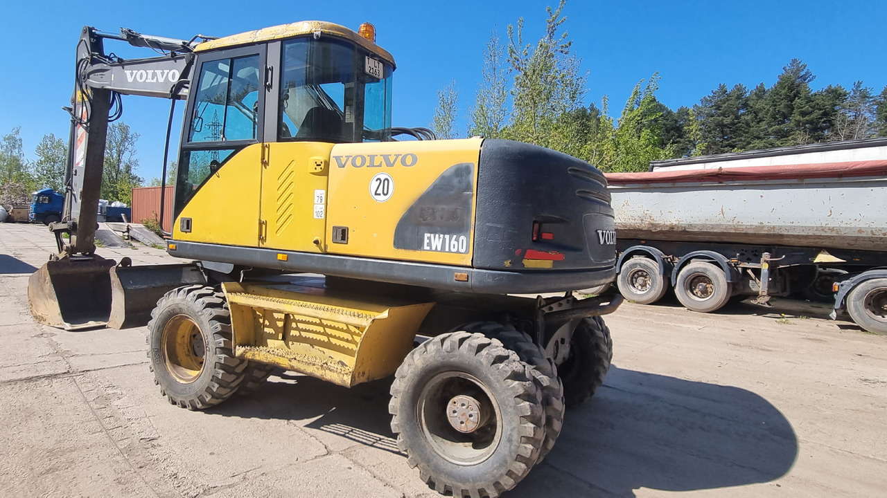 Volvo EW160 - Колёсный экскаватор: фото 3 Volvo EW160 - Колёсный экскаватор: фото 3