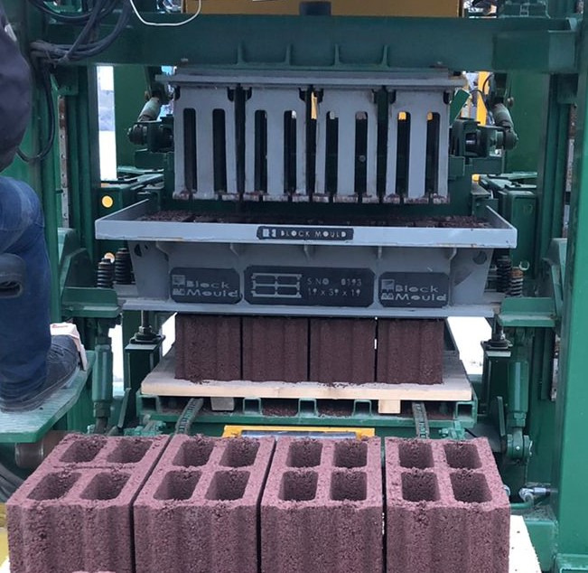 Economic Hollow Block Machine - Вибропресс: фото 3 Economic Hollow Block Machine - Вибропресс: фото 3