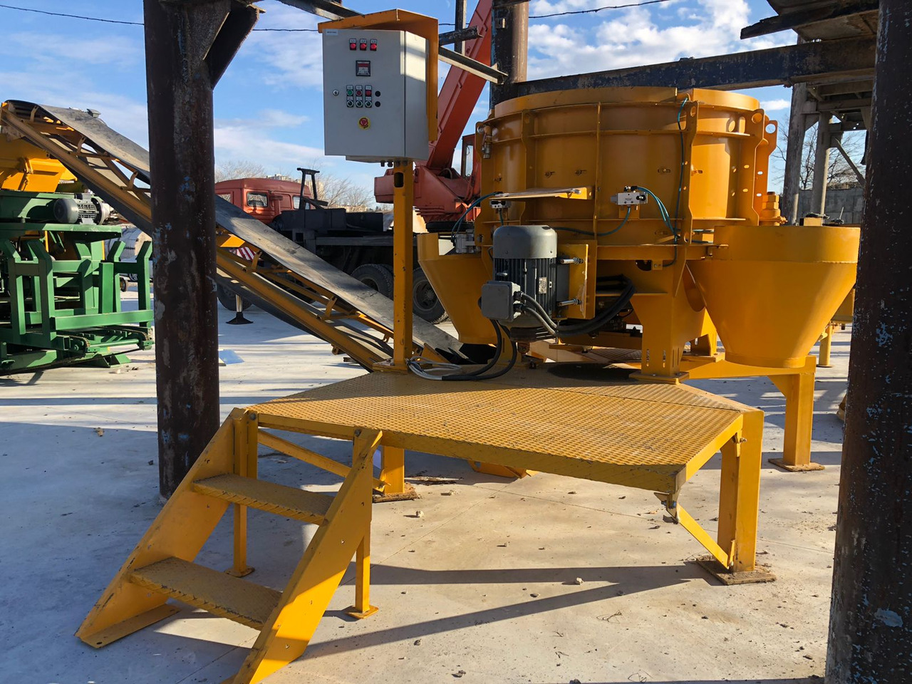 Economic Hollow Block Machine - Вибропресс: фото 4 Economic Hollow Block Machine - Вибропресс: фото 4